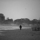 NELLA PIOGGIA IL SILENZIO DEL MARE...E..NESSUN DIO DA PREGARE...