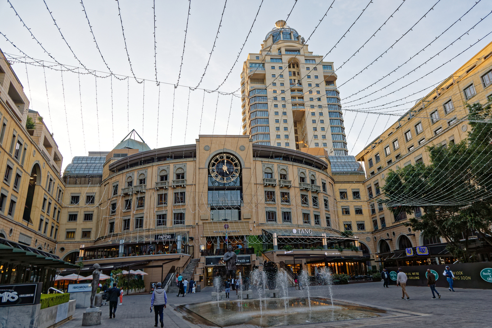 Nelson Mandela Square_4