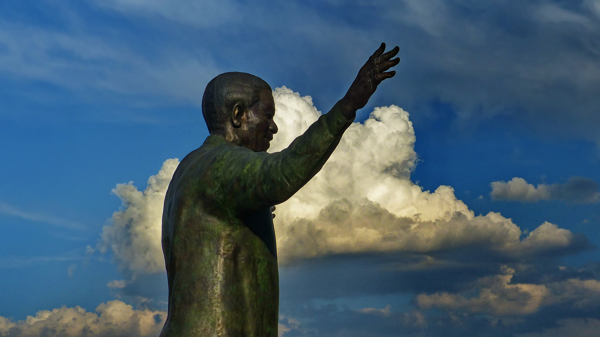 Nelson Mandela Statue