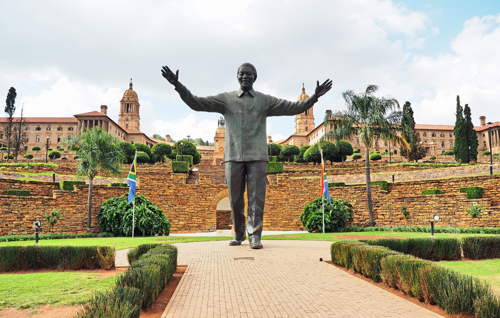 Nelson Mandela vor dem Union Buildings in Pretoria