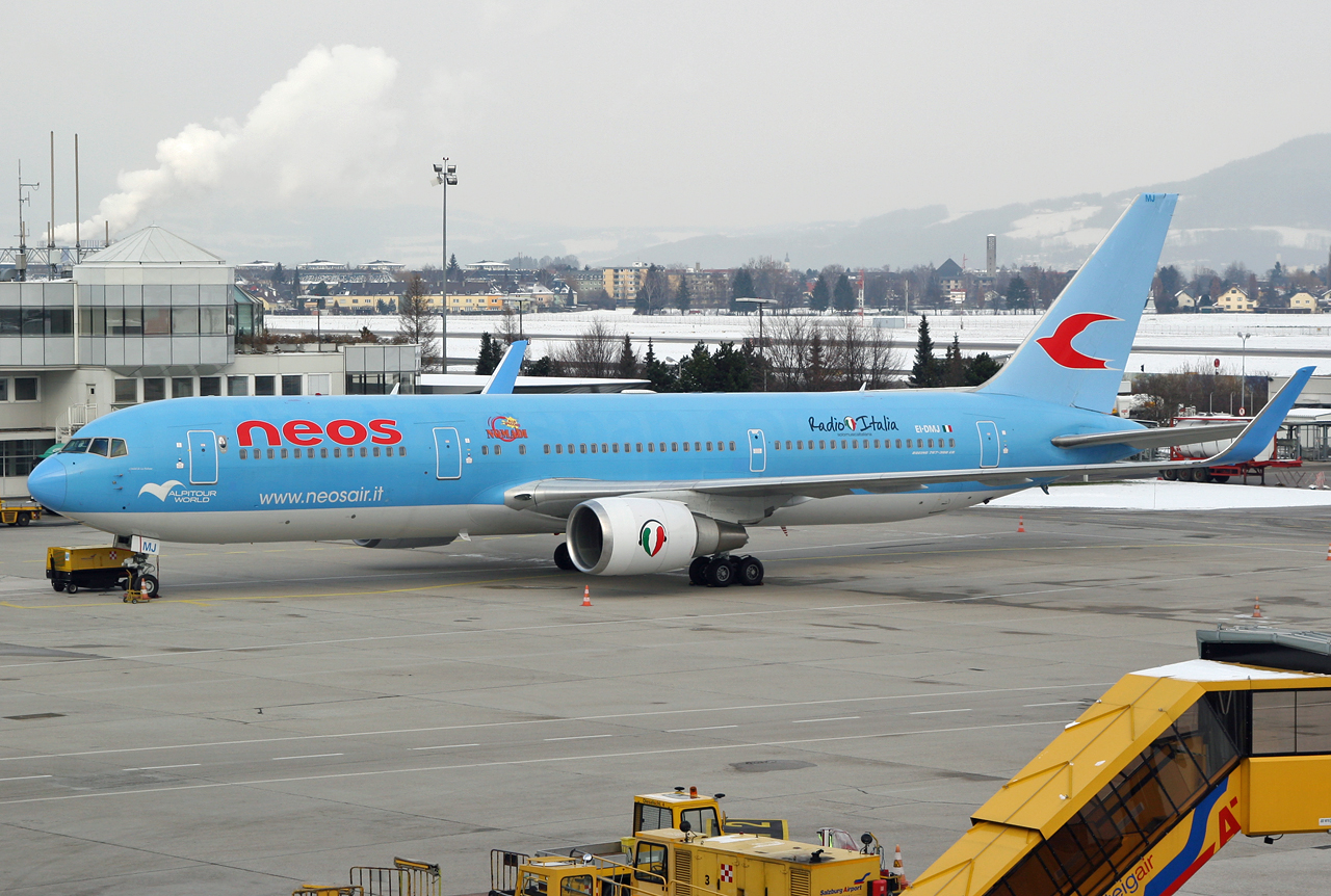 Neos 767-300