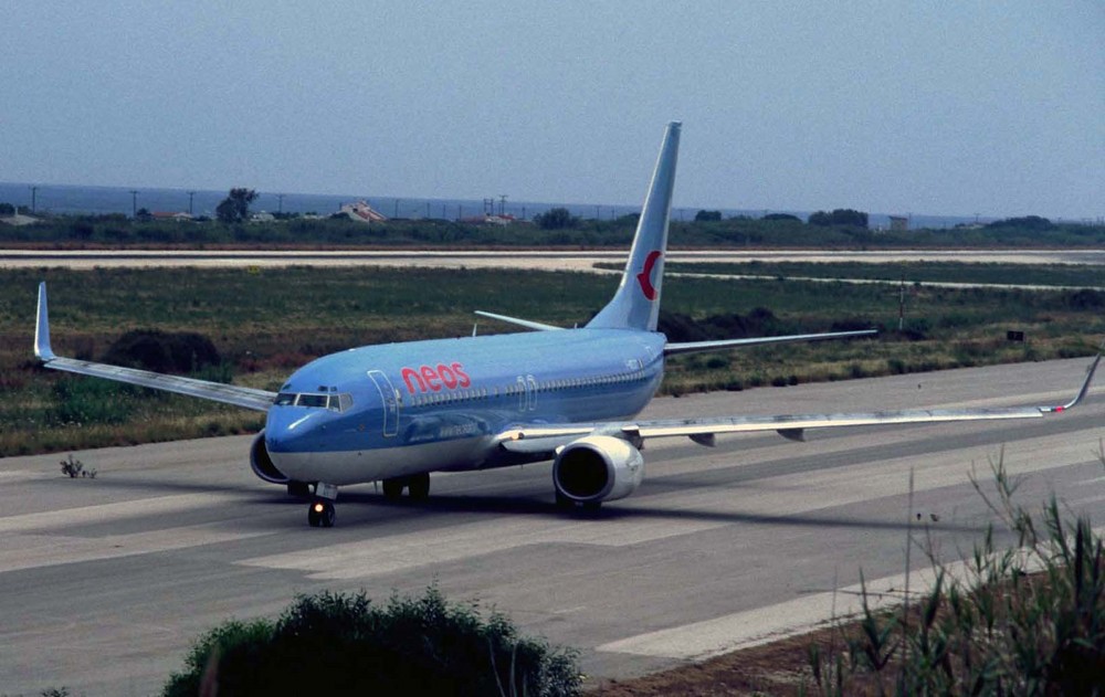 NEOS Charter auf Taxiway Rhodos