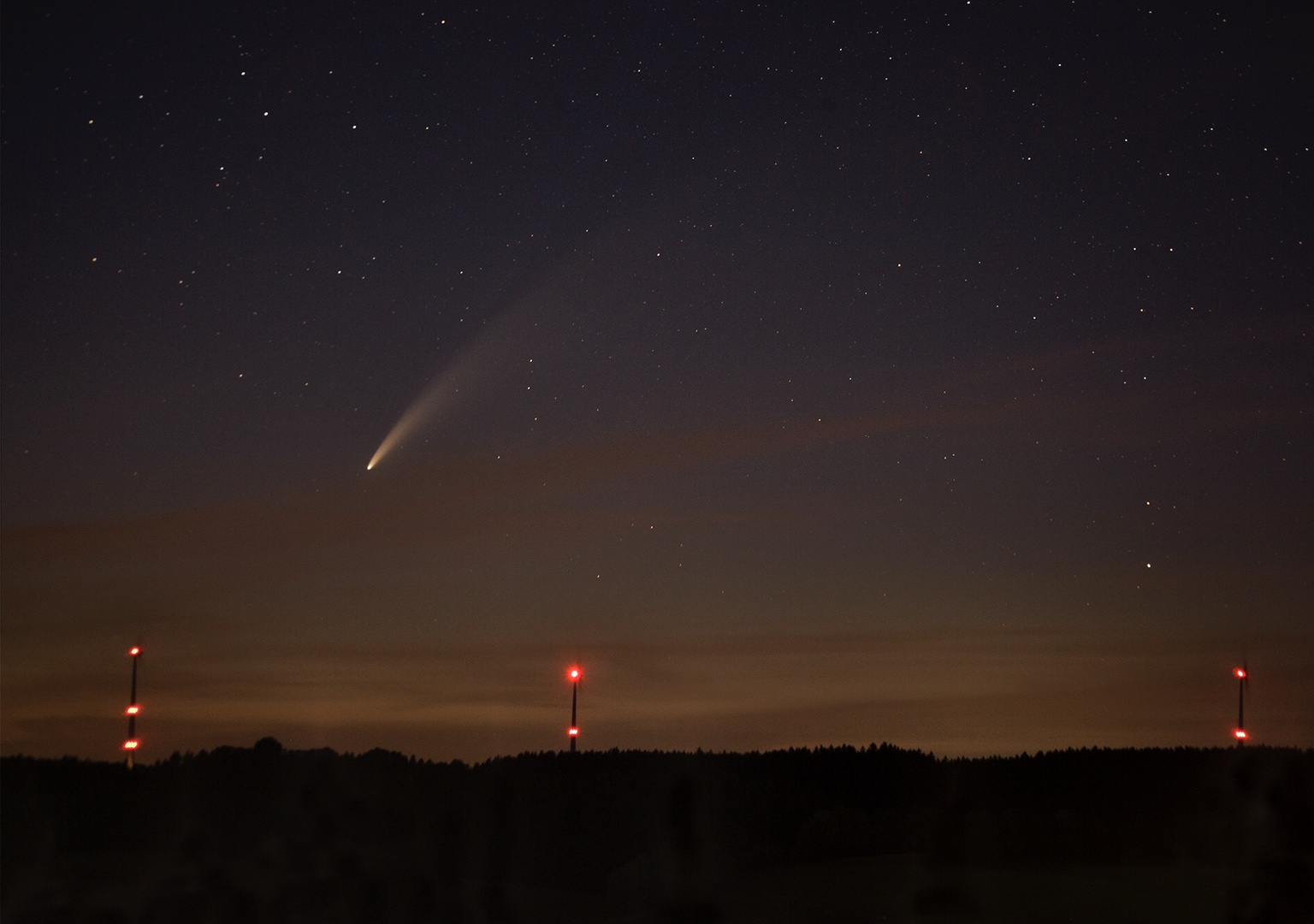 Neowise am Abendhimmel