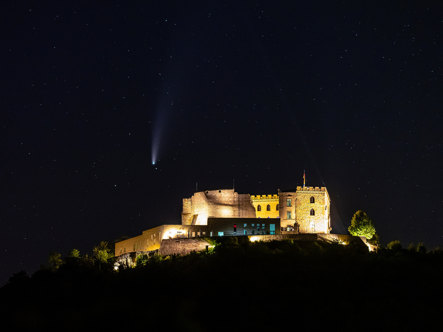 Neowise am Hambacher Schloss