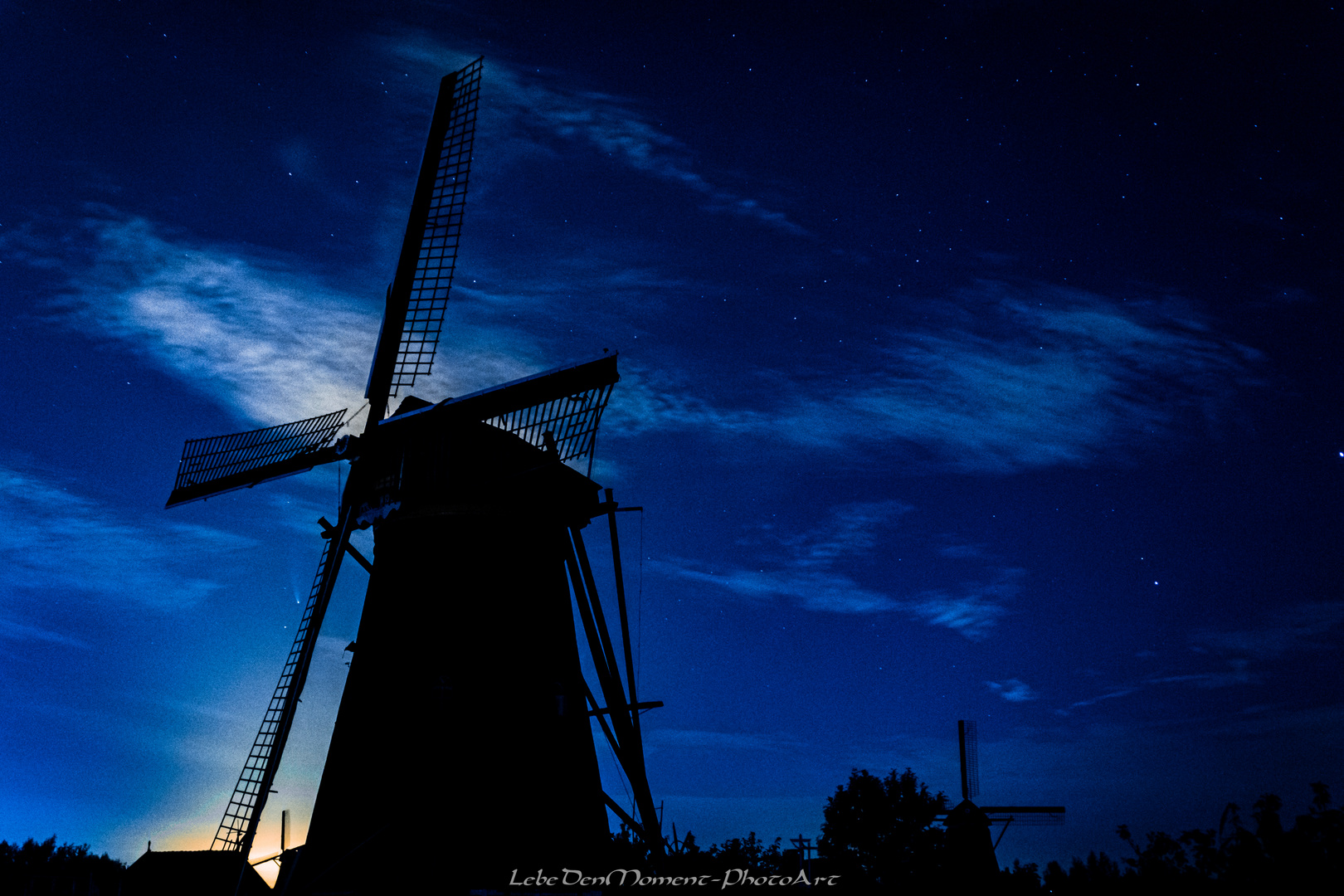 Neowise is kissing the Windmill