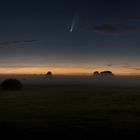 Neowise, Nebel und Nachtleuchtende Wolken