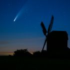 Neowise trifft Windmühle