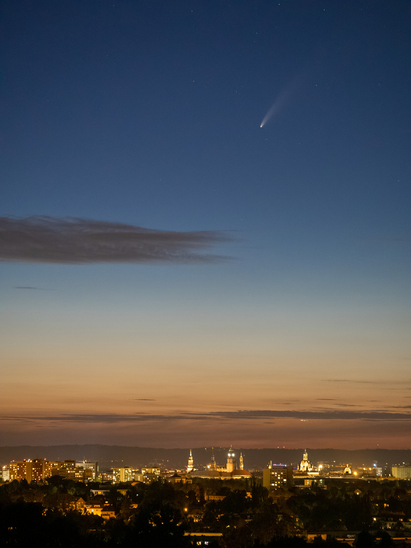 NEOWISE über Dresden