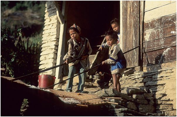 NEPAL 1992 - LAND DER BERGE - JOMSOM TREK - THIRKETHUNGA - BEGEGNUNGEN (16 08)