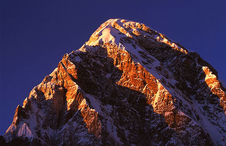 Nepal (4): Pumo Ri - Im Schatten des Mount Everest