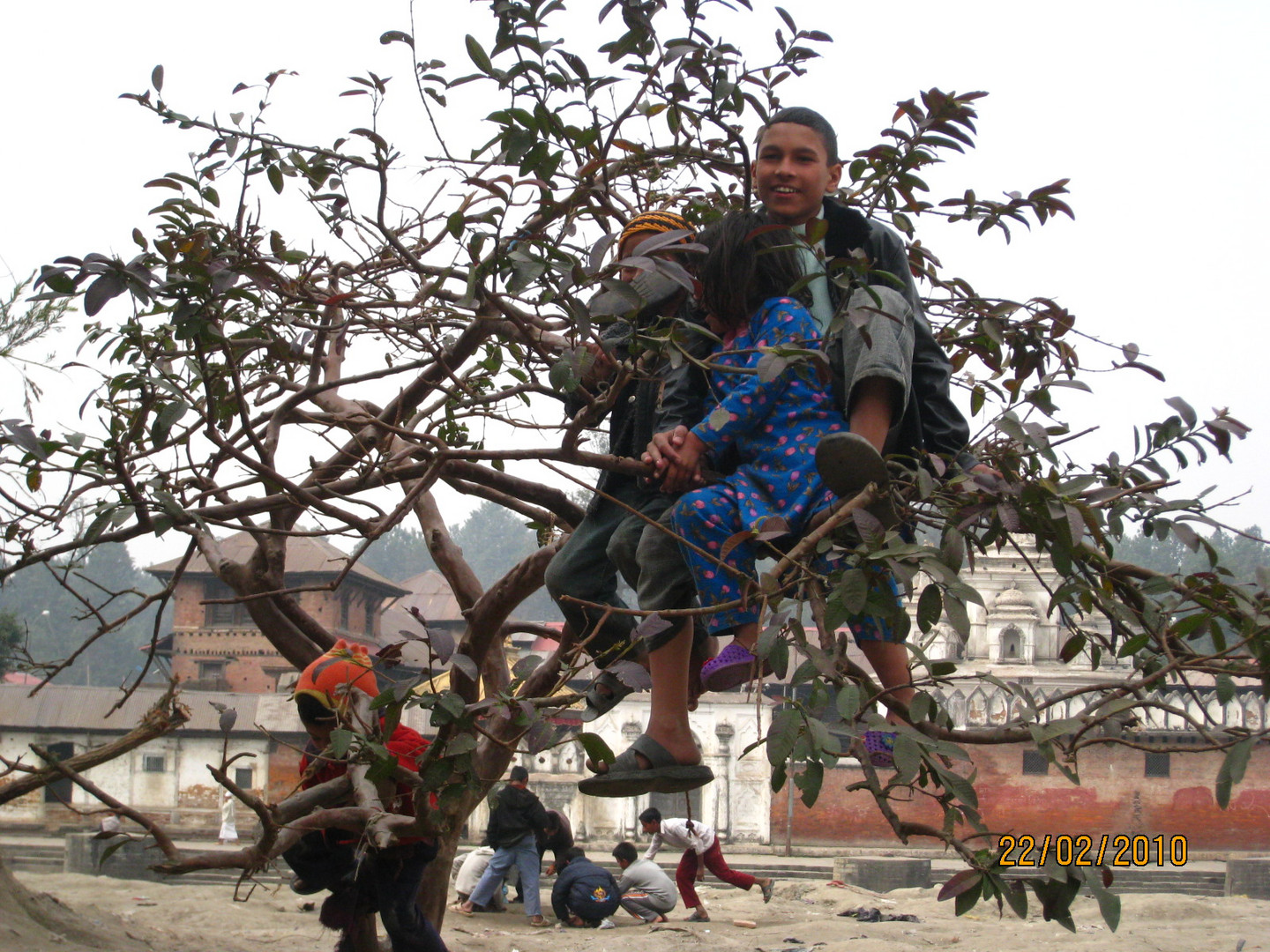 NEPAL - CRIANÇAS TRELOSAS