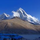 NEPAL, Mt. Pumo Ri, im Vordergrund der Kala Pathar