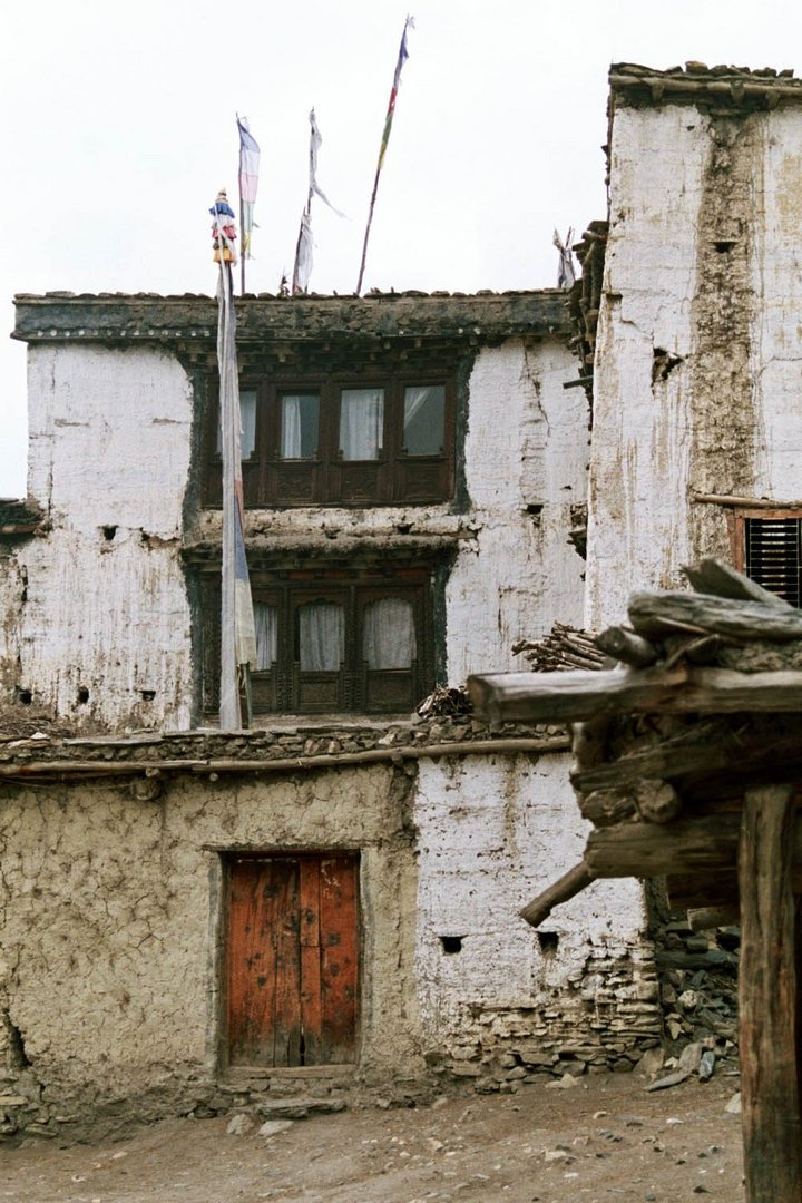 Nepal. paesino di jharkot