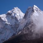 Nepal - wolkiger Bergblick