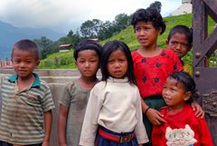 Nepalese kids near Bagmati river