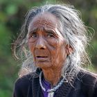 Nepali Frau mit 1000 Falten