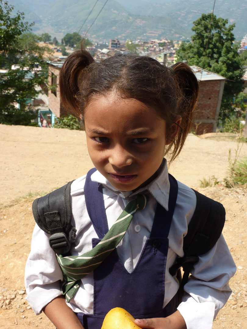 Nepali Schulmädchen