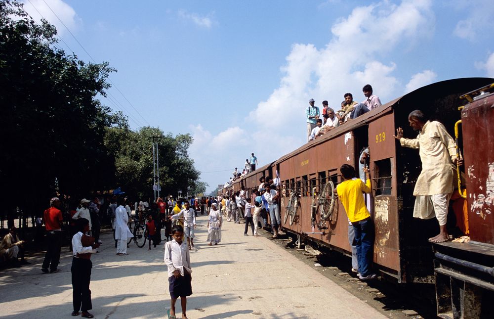 Nepals einziger Bahnhof in Janakpur im Jahr 2005