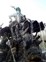 "Neptunbrunnen"..............