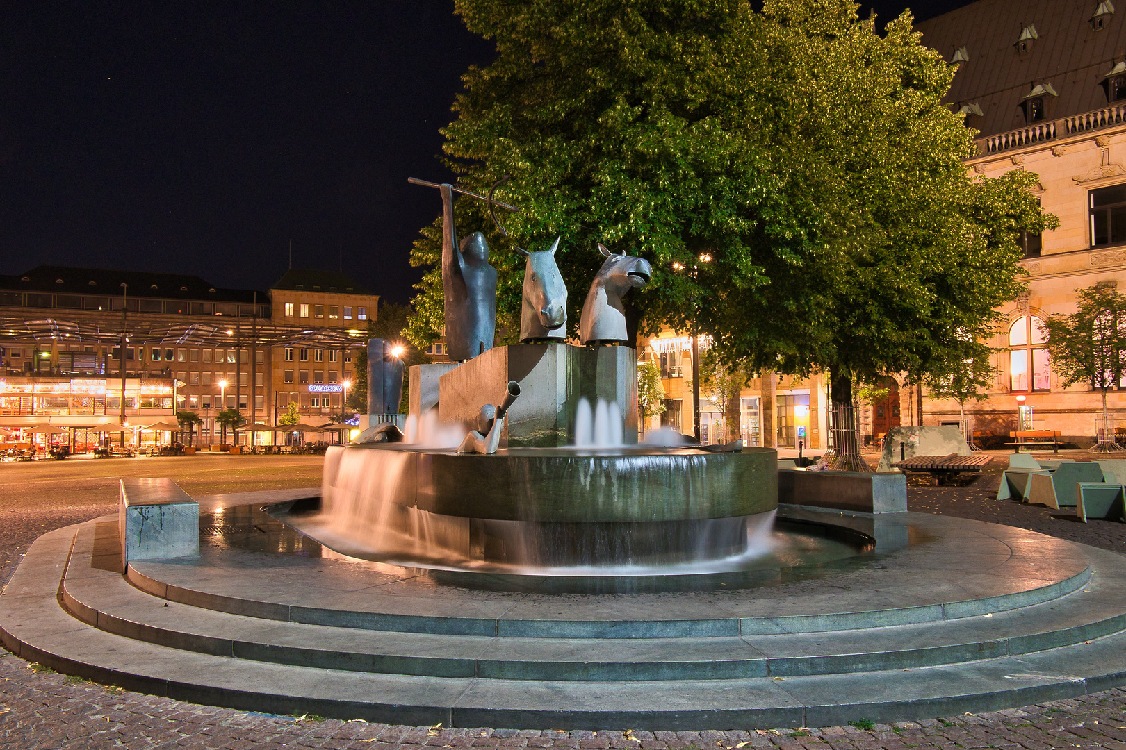 Neptunbrunnen bei Nacht