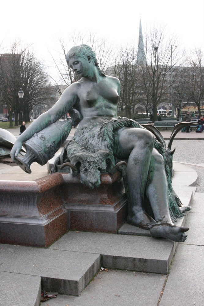 Neptunbrunnen (Berlin) 02