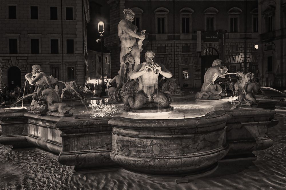 Neptunbrunnen   (italienisch Fontana del Nettuno) 