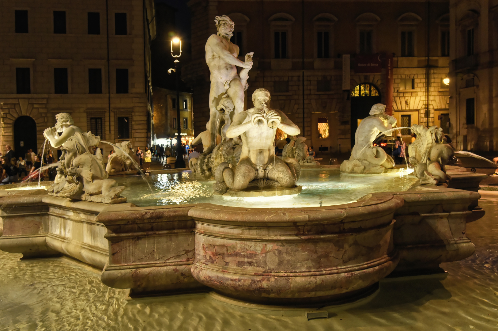 Neptunbrunnen   (italienisch Fontana del Nettuno) 