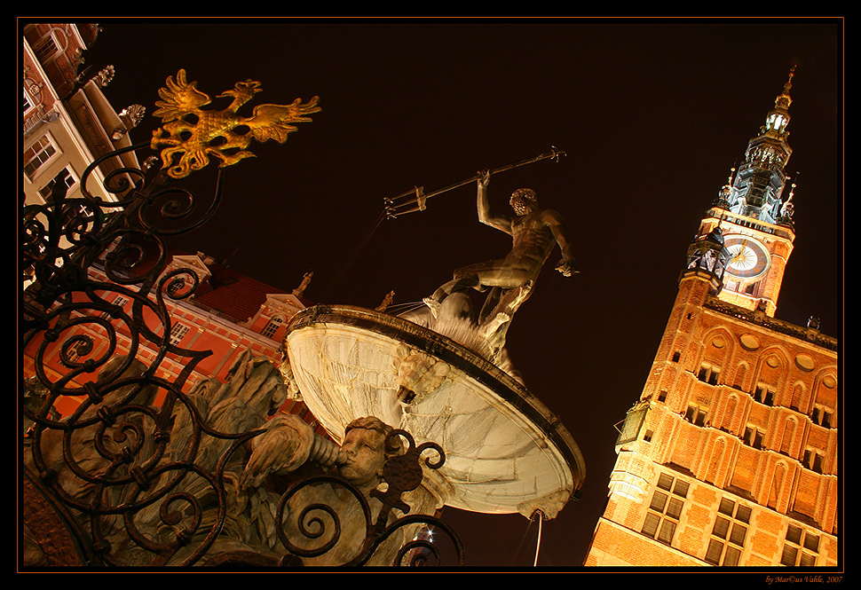 Neptunbrunnen @ night