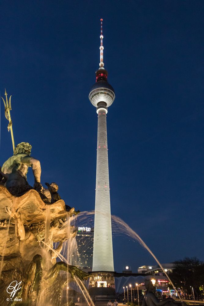 Neptunbrunnen und Fernsehturm