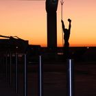 Neptune et l'homme au téléphone, Port de La Joliette, MARSEILLE