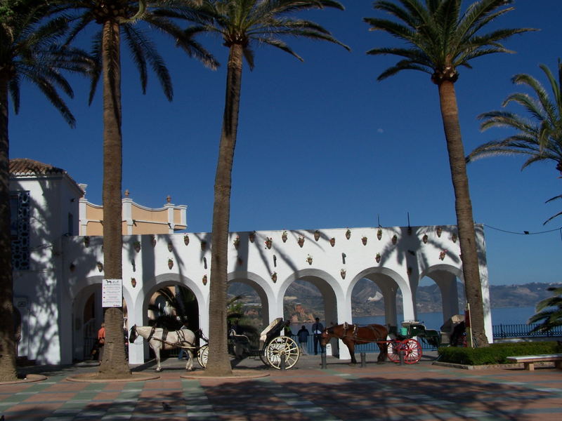 Nerja :Arches du Balcon d'Europe