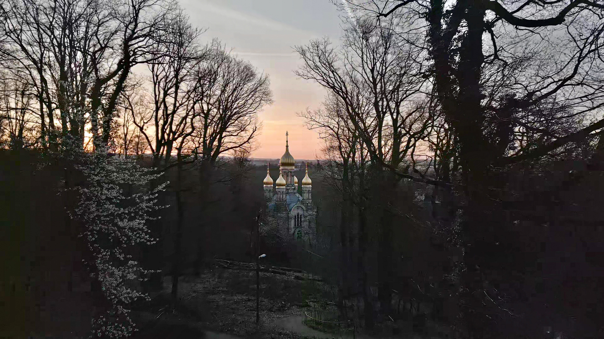 Neroberg Wiesbaden bei Sonnenaufgang