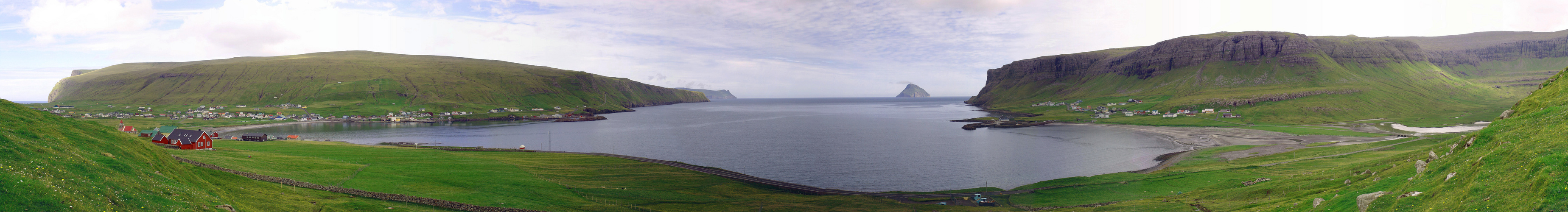 Nes auf der Insel Suduroy (Färöer 2008) HDR-Panorama aus 16 Bildern