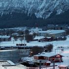 Nesna  mit Kirche im Hintergrund