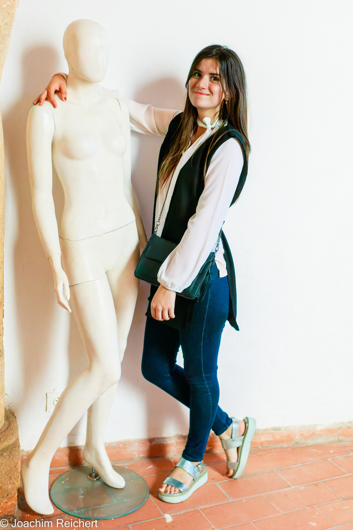 Nesrine et le mannequin