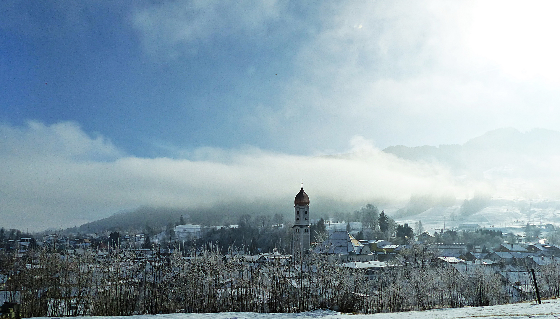 Nesselwang im Nebel