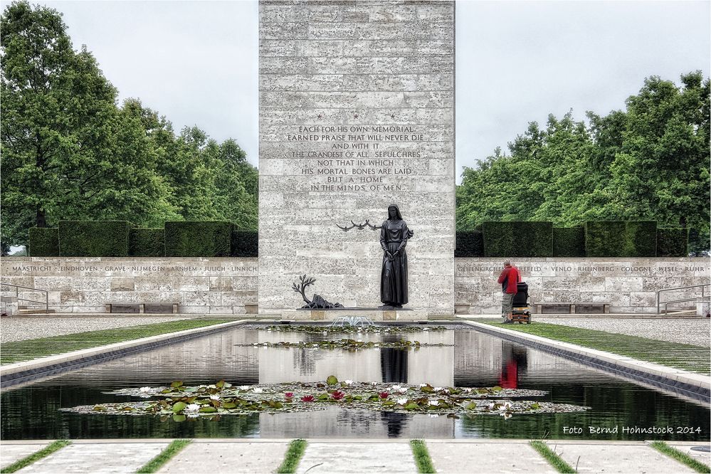 Netherlands American Cemetery and Memorial ...