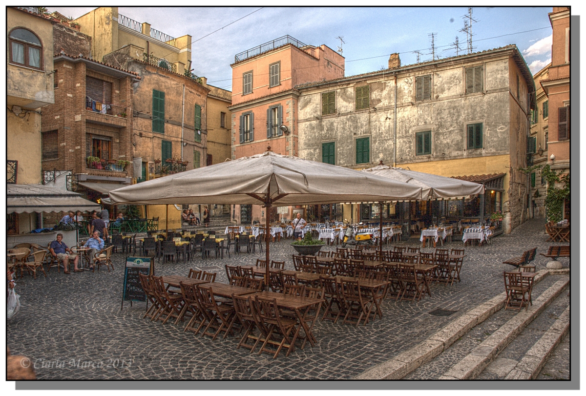 Nettuno - Piazza colonna HDR