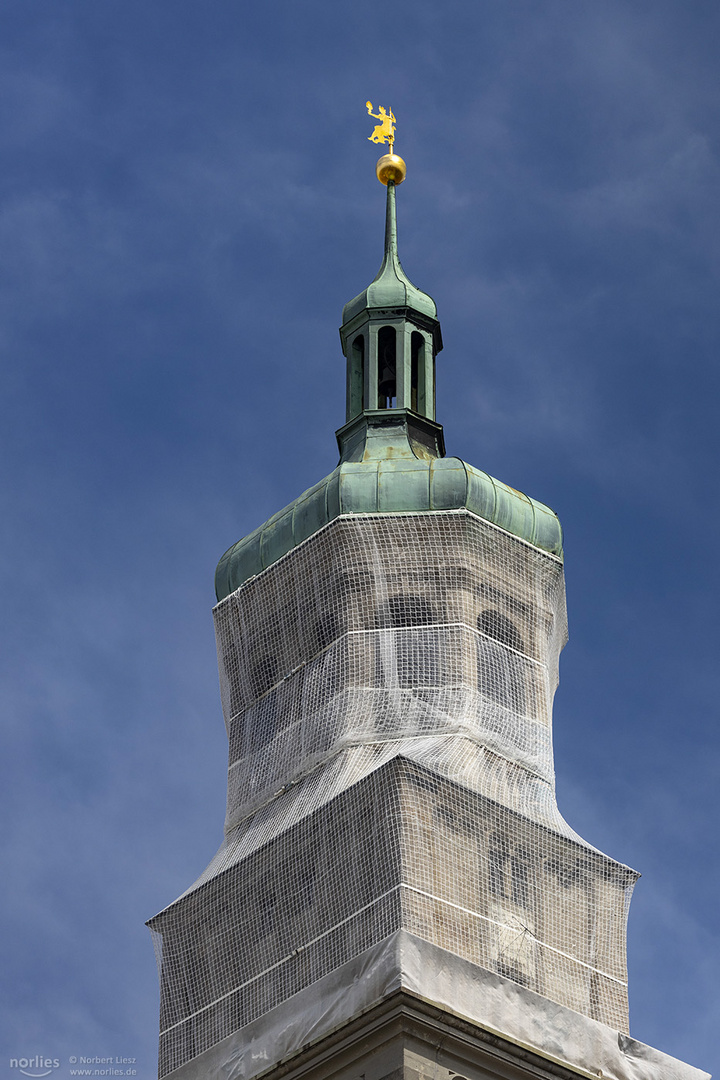 Netz am Perlachturm