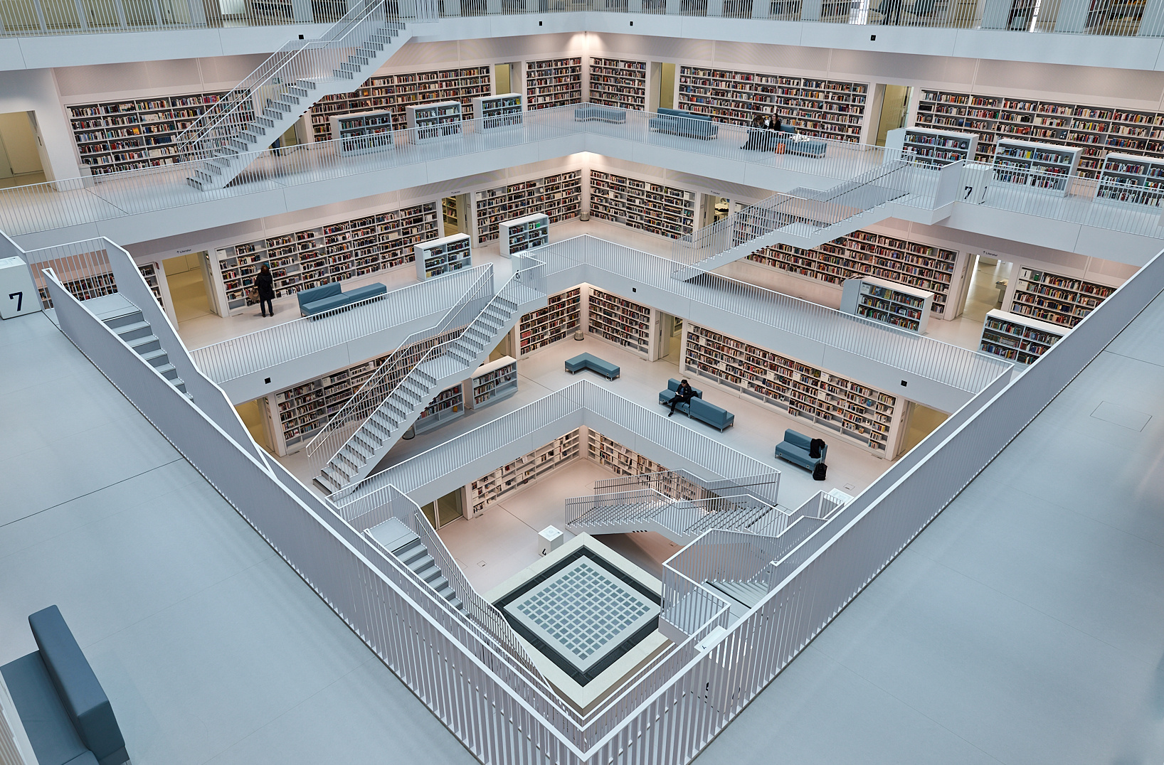 Neu ausgerichtet. Stadtbibliothek Stuttgart.