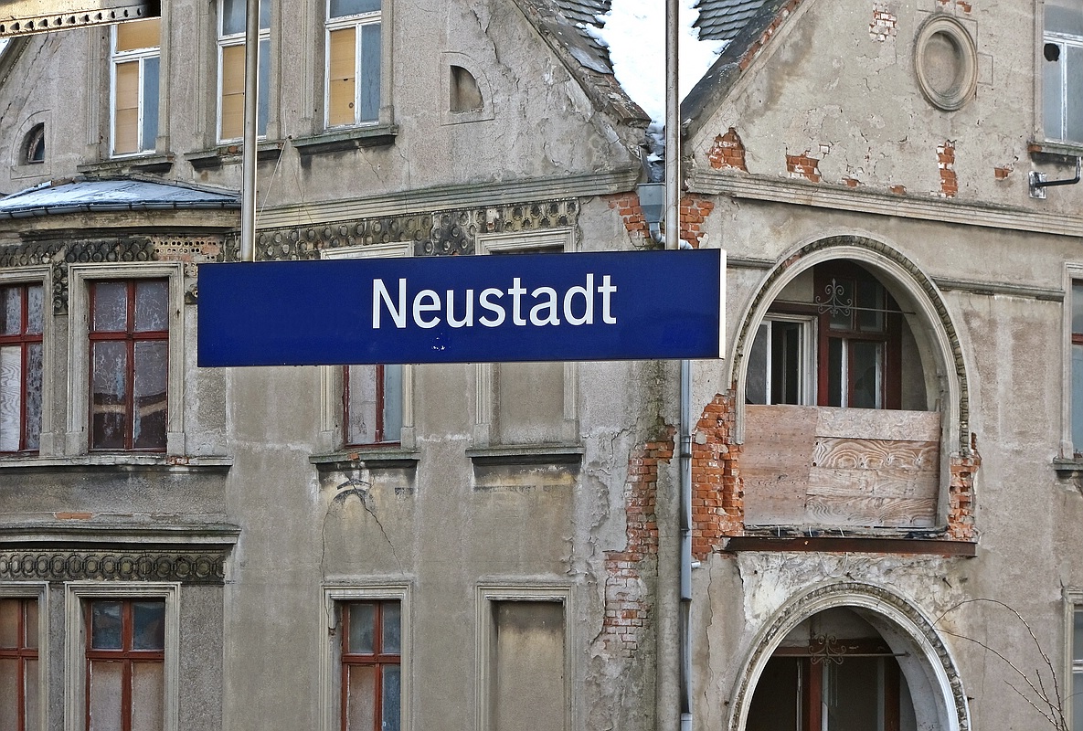 Neu . . ., Neue Stadt . . ., Neustadt !