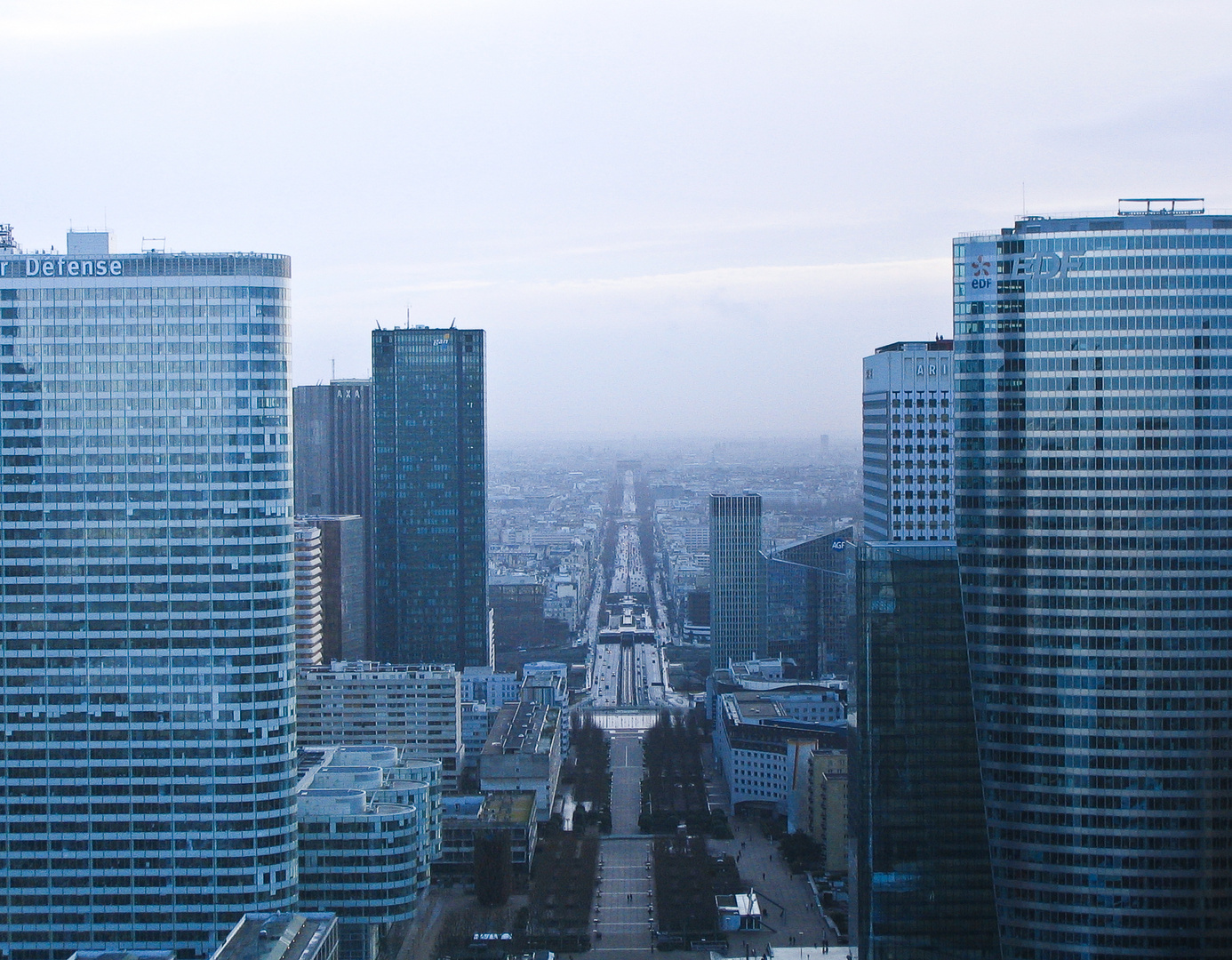 Neu Paris mit Blick auf Arc de Triomphe