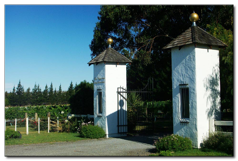 Neu Seeland, Südinsel, Tor zum Weingut