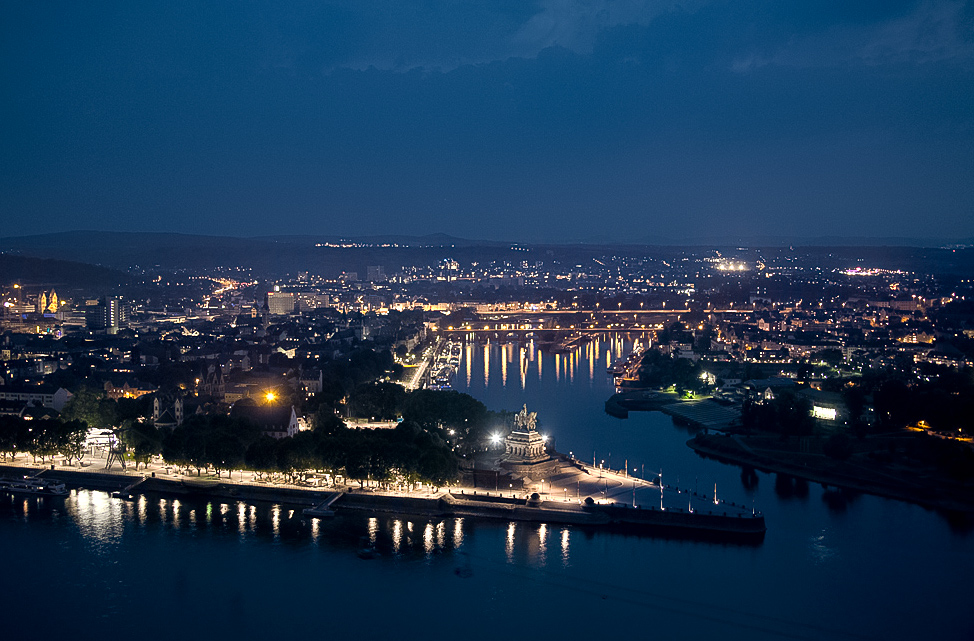 Neuauflage, Koblenz bei Nacht