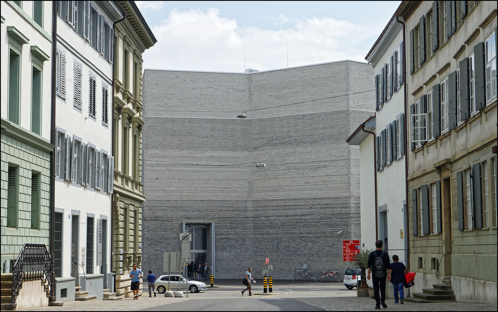 Neubau vor Altstadt