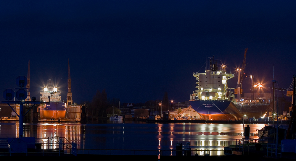 Neubauten im Emder Hafen