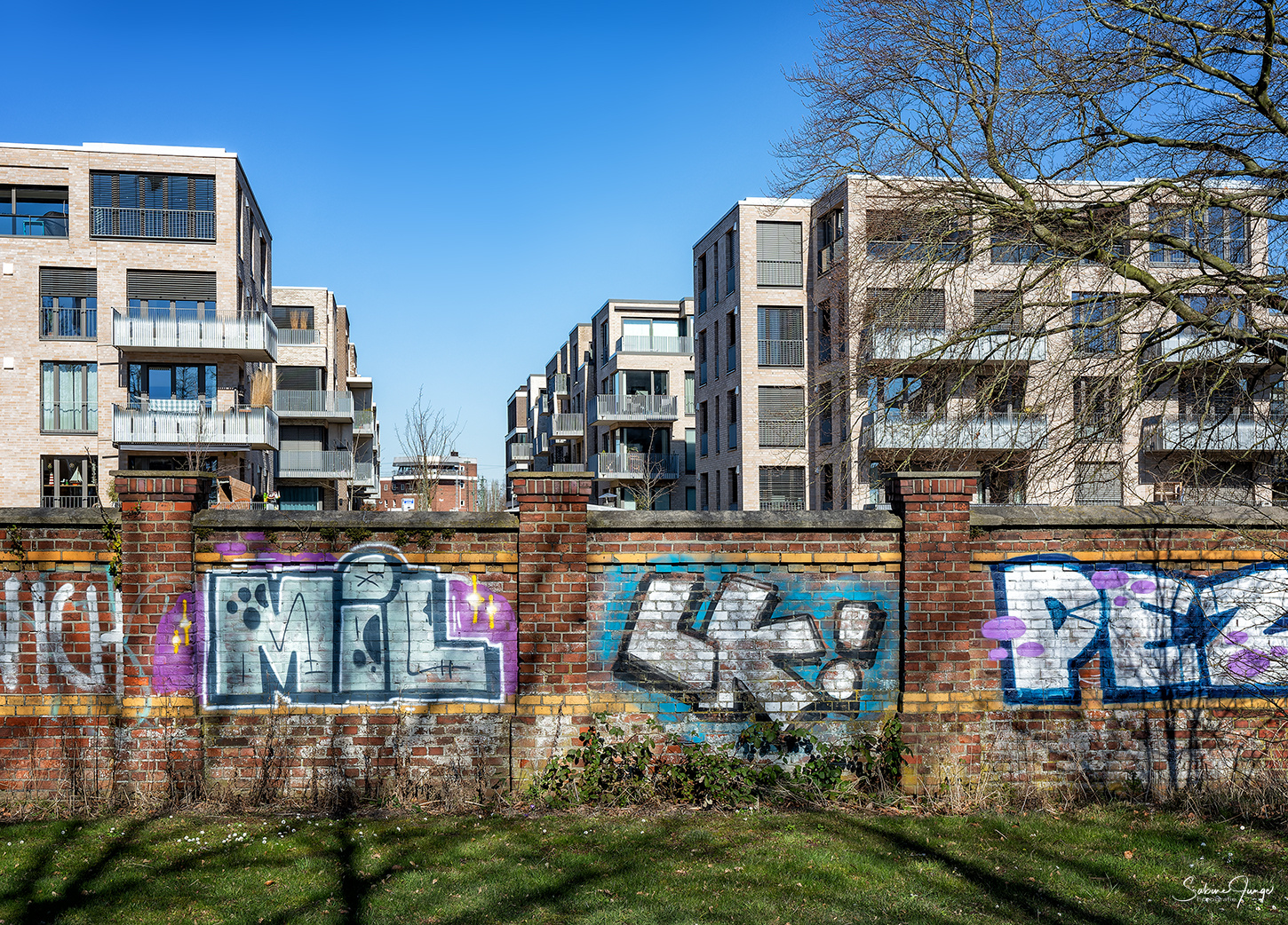 Neue Bauklötze hinter alten Mauern