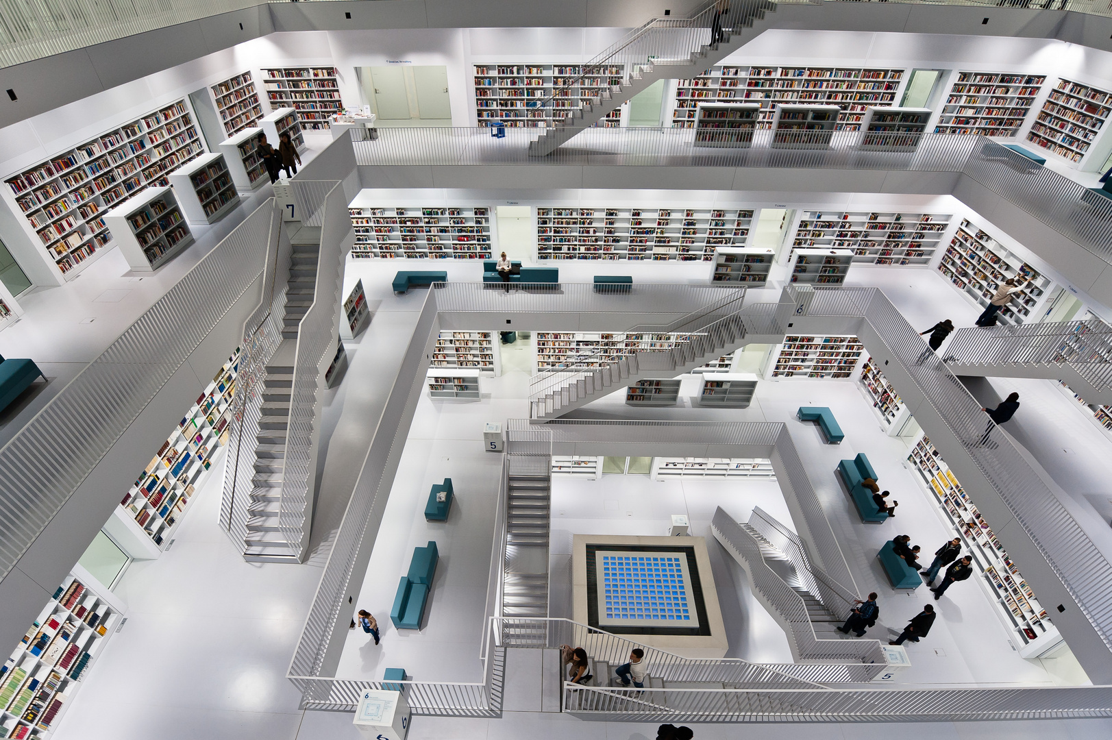 Neue Bibliothek Stuttgart - Lesegalerie