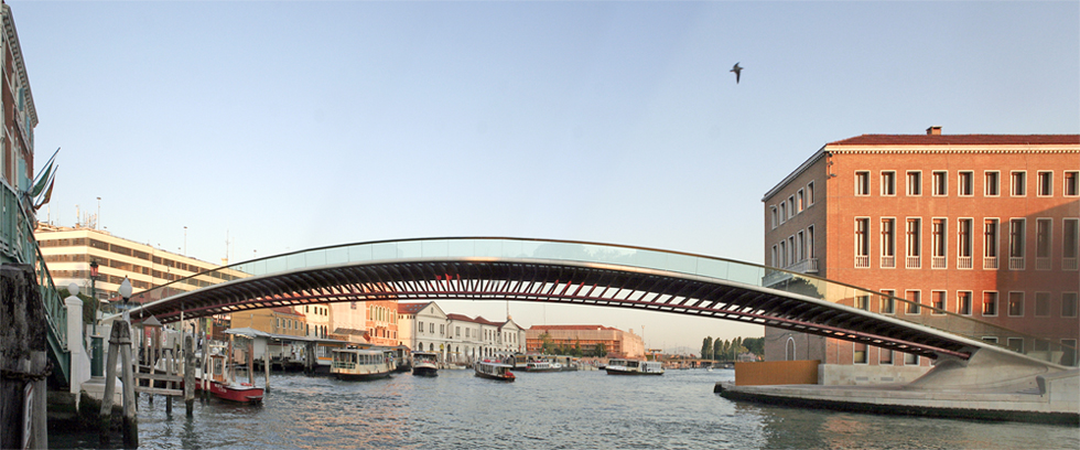 Neue "Calatrava Brücke" über den Canal Grande