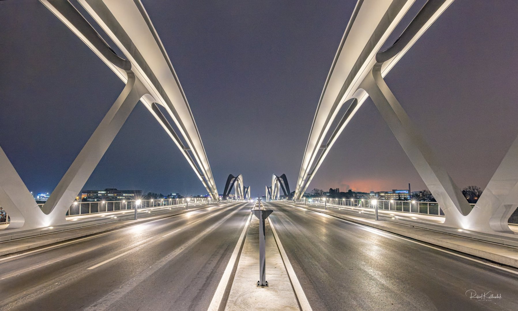 neue Eisenbahnbrücke in Linz